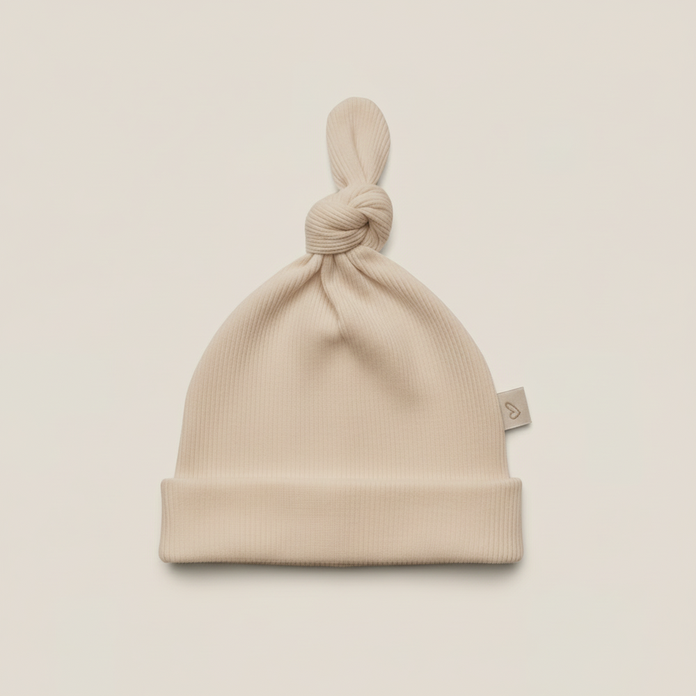 Czapeczka niemowlęca – Light beige - dzianina prążkowana